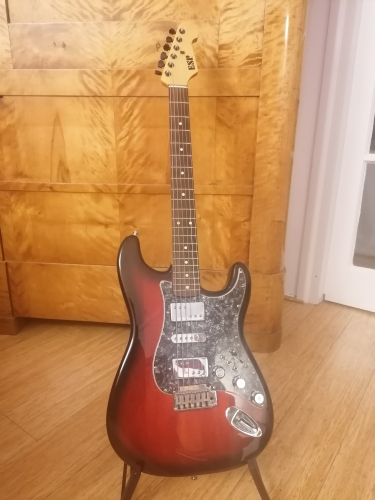 Amazing Baritone/Drop C Top Quality (Unique & Very Rare) Fender Partscaster Modified Custom Guitar including Padded Gig-Bag!!